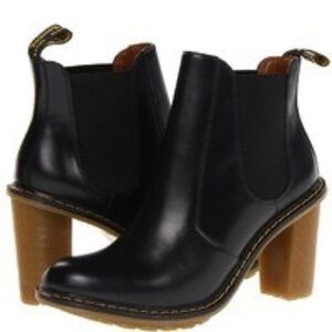 Dr. Martens Eloise Chelsea Boot heel bootie black leather goth  witchy sz 9